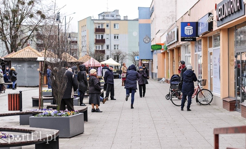 W Elblągu spokojnie, tylko ludzie jakby smutniejsi" zdjęcie nr 222487