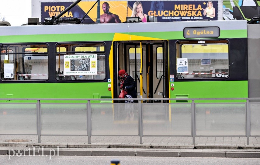 W Elblągu spokojnie, tylko ludzie jakby smutniejsi" zdjęcie nr 222492