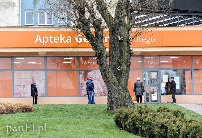 W Elblągu spokojnie, tylko ludzie jakby smutniejsi" zdjęcie nr 222482