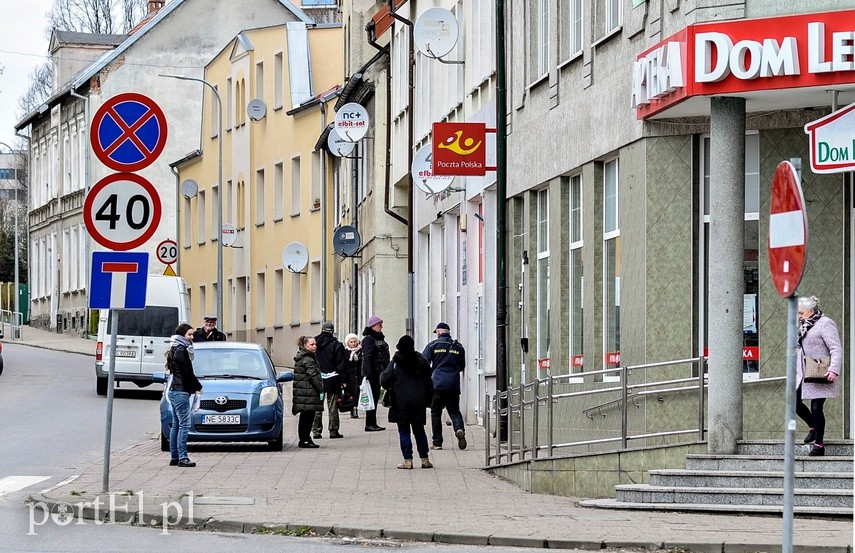 W Elblągu spokojnie, tylko ludzie jakby smutniejsi" zdjęcie nr 222499