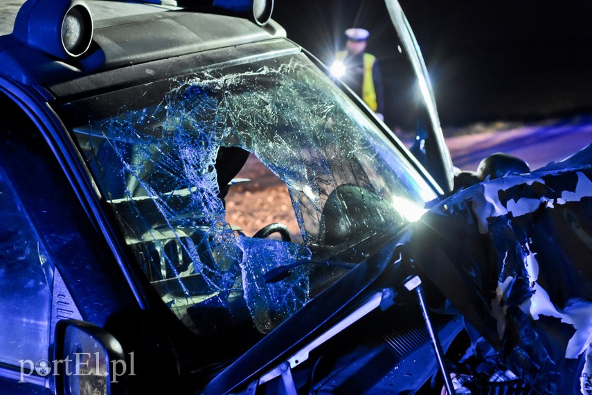 Kierowca jeepa uderzył w dom w Borzynowie zdjęcie nr 222845
