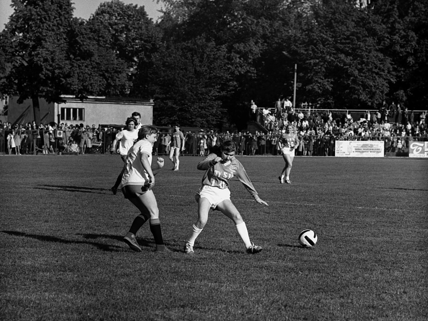 Elbląska piłka nożna z lat 70. na zdjęciach Czesława Misiuka zdjęcie nr 222895
