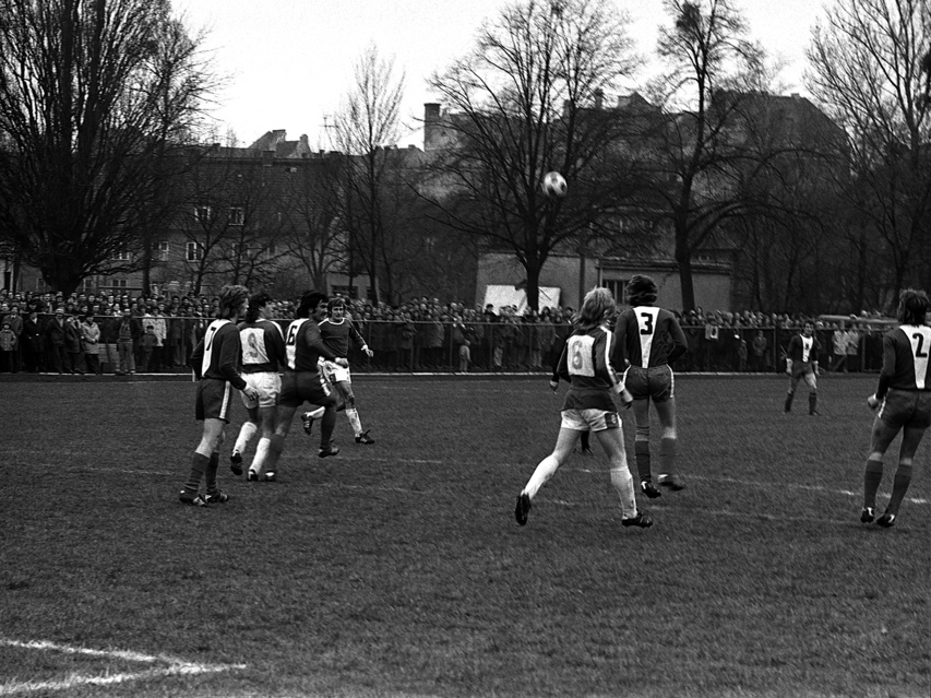 Elbląska piłka nożna z lat 70. na zdjęciach Czesława Misiuka zdjęcie nr 222885