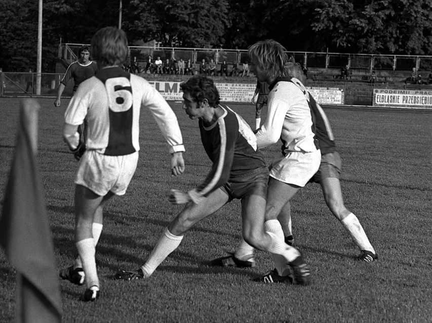 Elbląska piłka nożna z lat 70. na zdjęciach Czesława Misiuka zdjęcie nr 222876