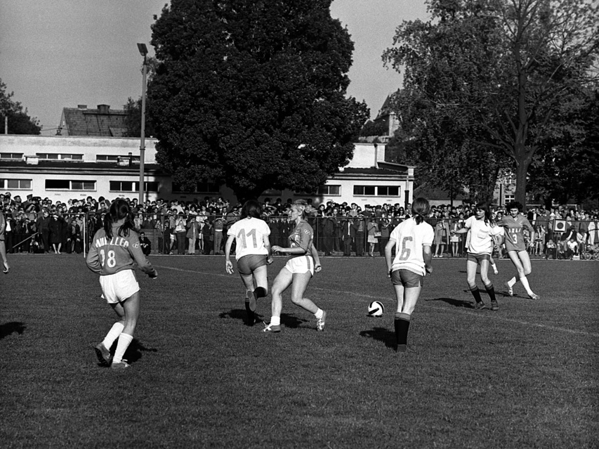 Elbląska piłka nożna z lat 70. na zdjęciach Czesława Misiuka zdjęcie nr 222894