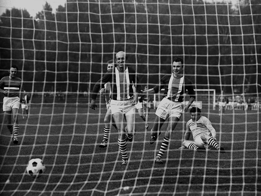 Elbląska piłka nożna z lat 70. na zdjęciach Czesława Misiuka zdjęcie nr 222868