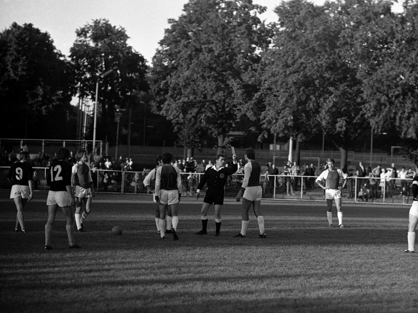 Elbląska piłka nożna z lat 70. na zdjęciach Czesława Misiuka zdjęcie nr 222870
