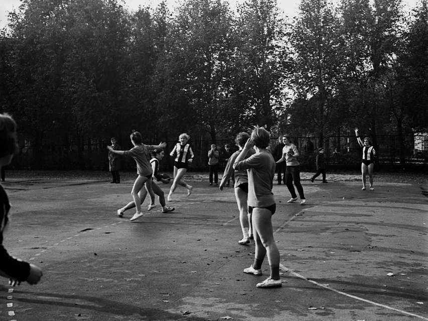 Elbląski sport z lat 70. na zdjęciach Czesława Misiuka: Piłka ręczna zdjęcie nr 223242
