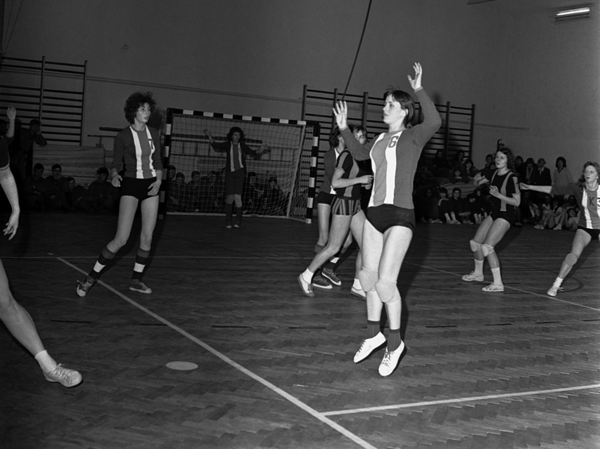 Elbląski sport z lat 70. na zdjęciach Czesława Misiuka: Piłka ręczna zdjęcie nr 223254
