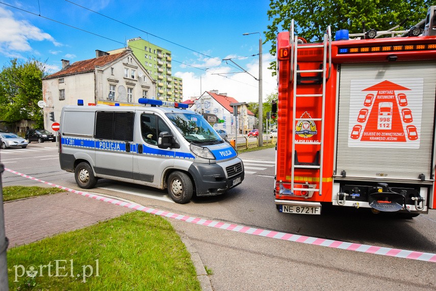 Alarm bombowy w Urzędzie Skarbowym w Elblągu zdjęcie nr 223684