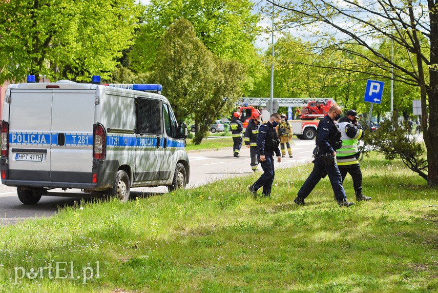 Alarm bombowy w Urzędzie Skarbowym w Elblągu zdjęcie nr 223685
