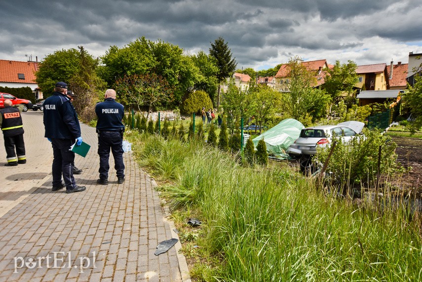 Wypadek w Tolkmicku. Mężczyzna zasłabł za kierownicą zdjęcie nr 223784