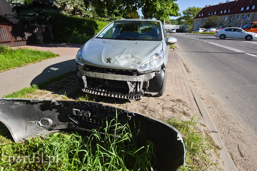 Zderzenie peugeota z motocyklistą na ul. Rawskiej zdjęcie nr 224287