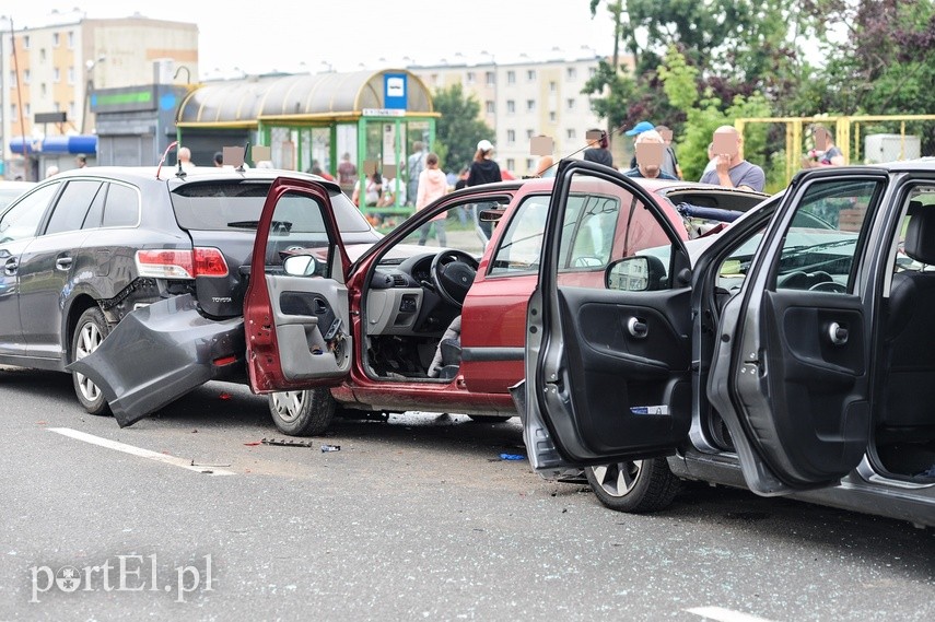 Kraksa sześciu aut na płk. Dąbka zdjęcie nr 225132