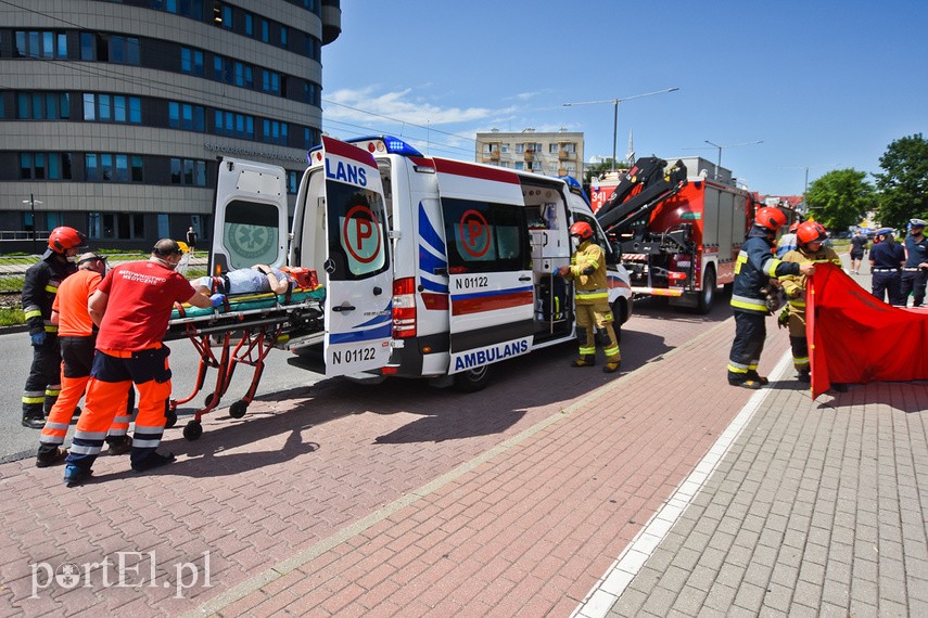 Rowerzystka potrąciła kobietę wysiadającą z autobusu zdjęcie nr 226001