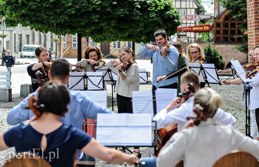 Orkiestra wyszła do ludzi zdjęcie nr 226092