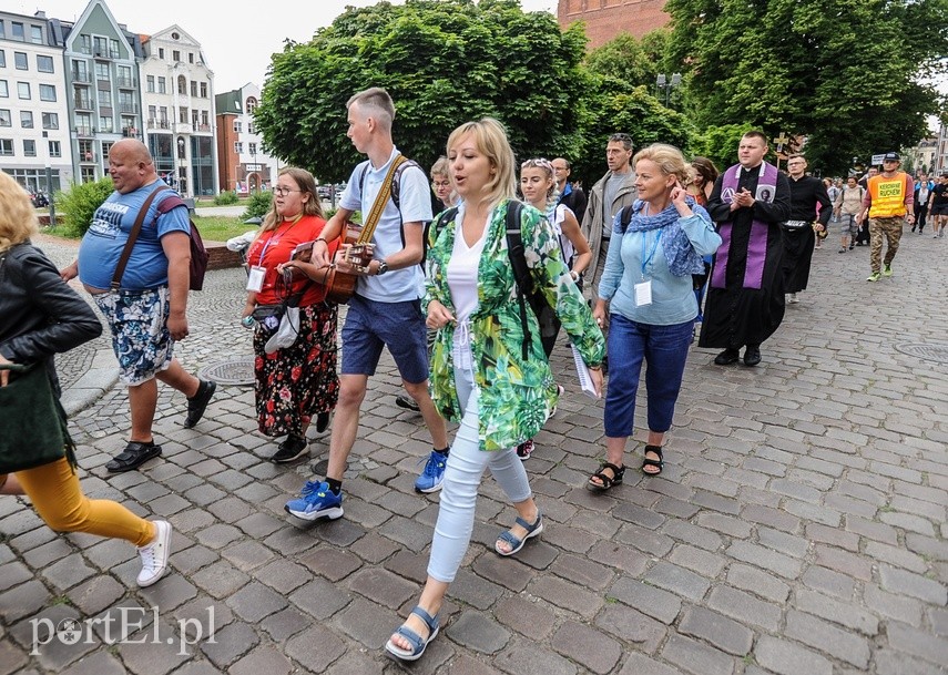 "Prosimy o to, żeby pandemia się skończyła". Ruszyła elbląska pielgrzyma piesza zdjęcie nr 227155