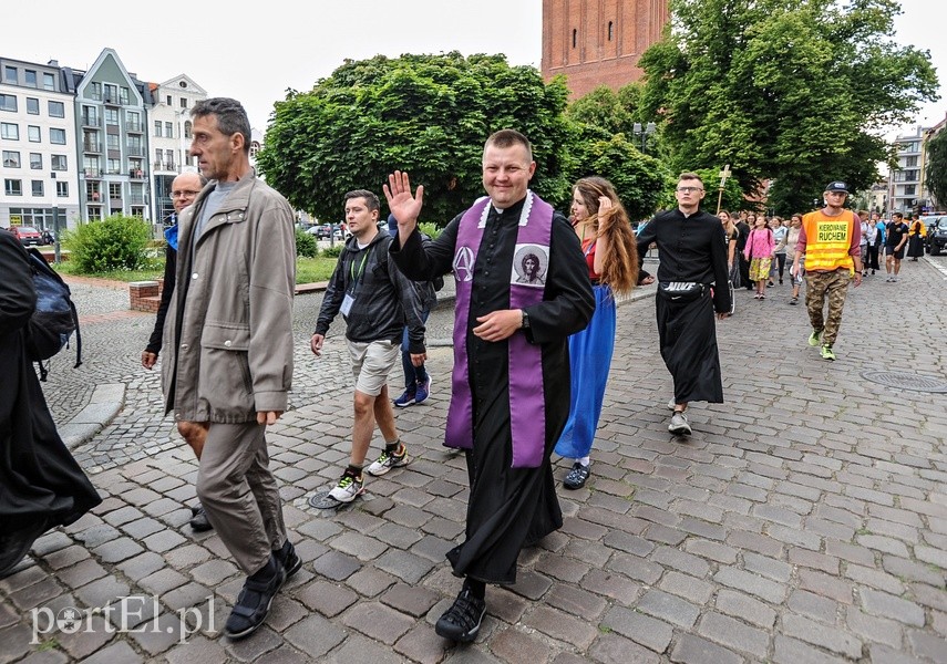 "Prosimy o to, żeby pandemia się skończyła". Ruszyła elbląska pielgrzyma piesza zdjęcie nr 227157