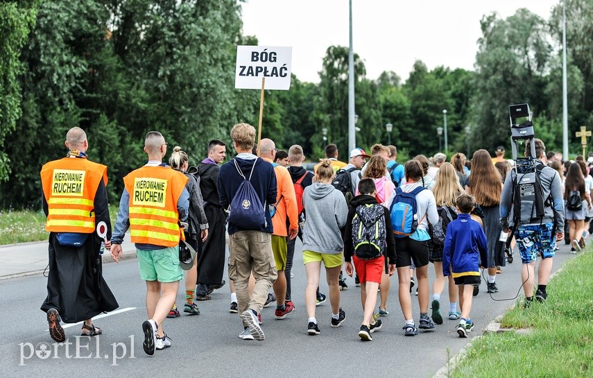 "Prosimy o to, żeby pandemia się skończyła". Ruszyła elbląska pielgrzyma piesza zdjęcie nr 227170