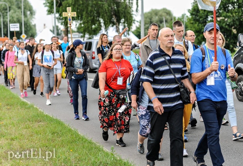 "Prosimy o to, żeby pandemia się skończyła". Ruszyła elbląska pielgrzyma piesza zdjęcie nr 227164