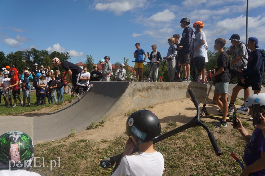 Hulajnogowe show w skateparku zdjęcie nr 227352