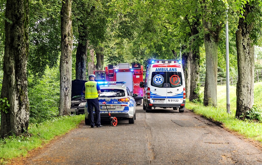  Uderzył w drzewo w Próchniku zdjęcie nr 227640