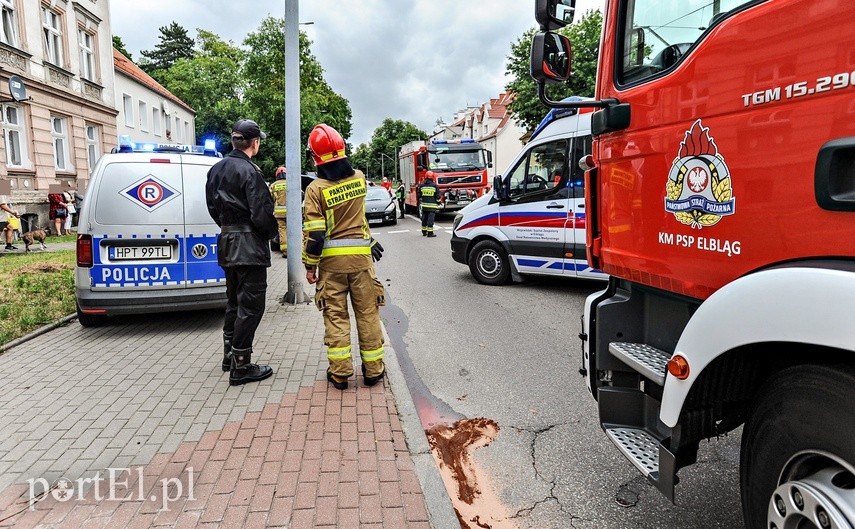 85-latek uderzył golfem w latarnię na Bema zdjęcie nr 227654