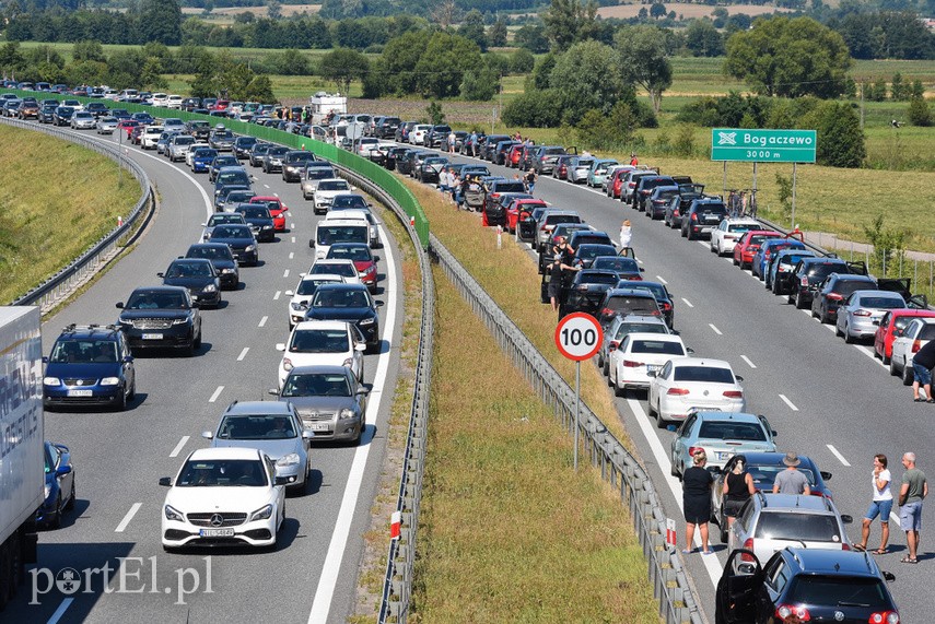 Wypadek na trasie S7. Są utrudnienia w ruchu zdjęcie nr 228154