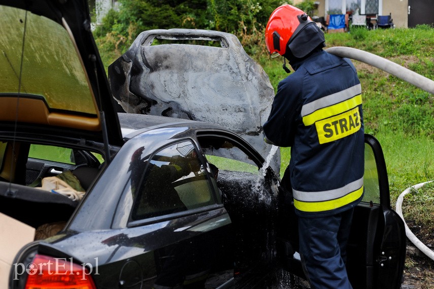 Pożar opla na ul. Łęczyckiej zdjęcie nr 228208