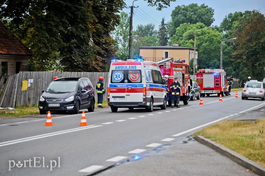 Dachowanie i kolizja w Nowym Dworze Elbląskim zdjęcie nr 228557