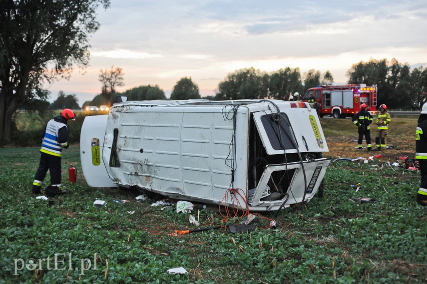 Dachowanie i kolizja w Nowym Dworze Elbląskim zdjęcie nr 228567