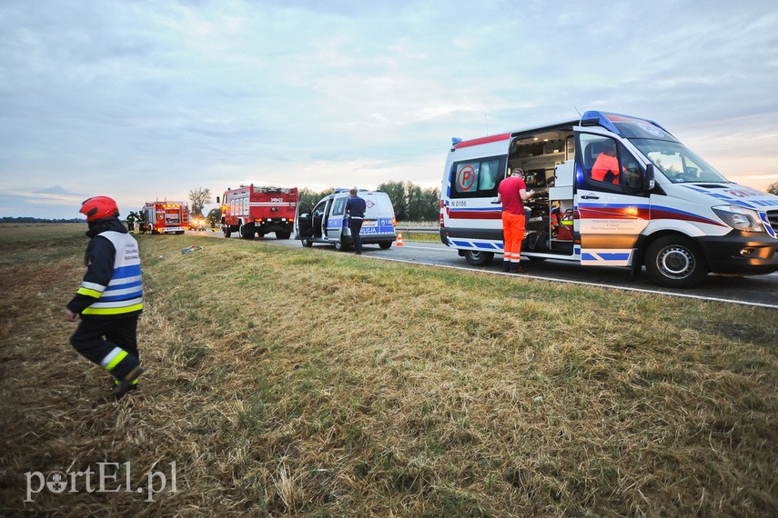 Dachowanie i kolizja w Nowym Dworze Elbląskim zdjęcie nr 228559