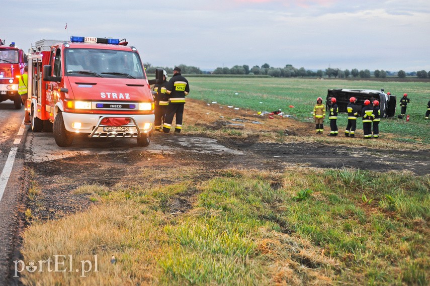 Dachowanie i kolizja w Nowym Dworze Elbląskim zdjęcie nr 228572