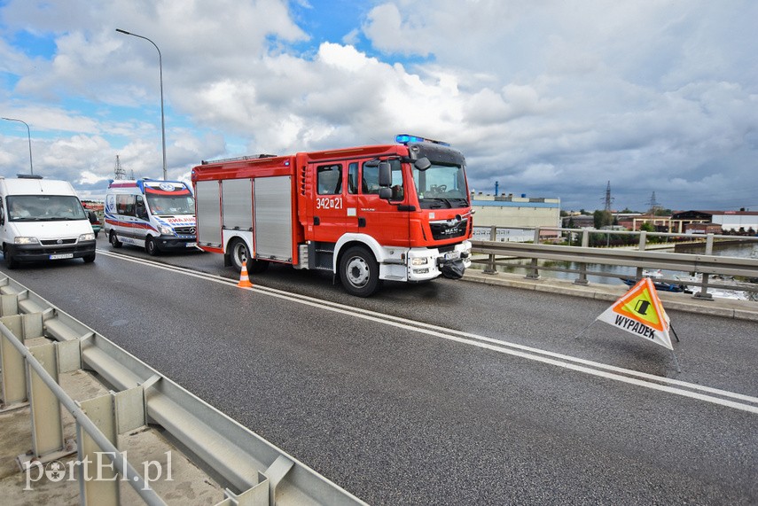 Kolizja czterech aut na moście Unii Europejskiej zdjęcie nr 228890