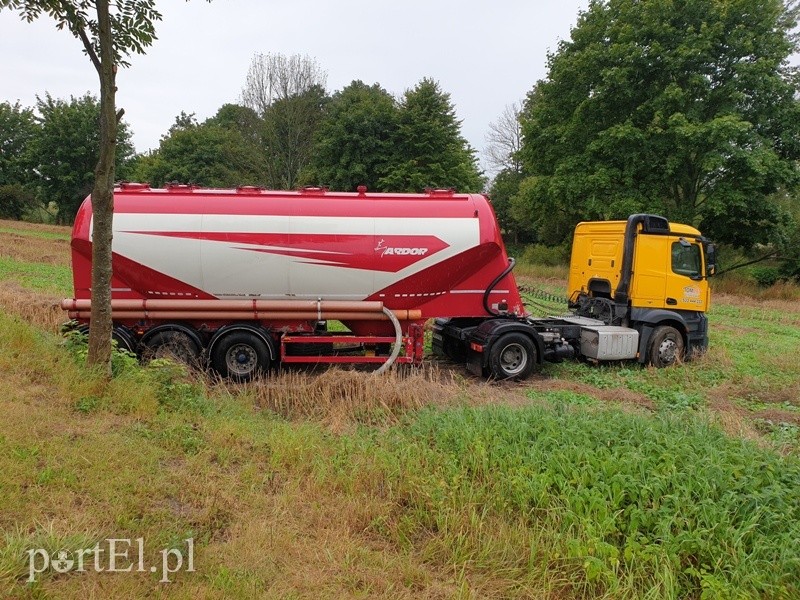 Zderzenie trzech pojazdów w powiecie braniewskim zdjęcie nr 229192