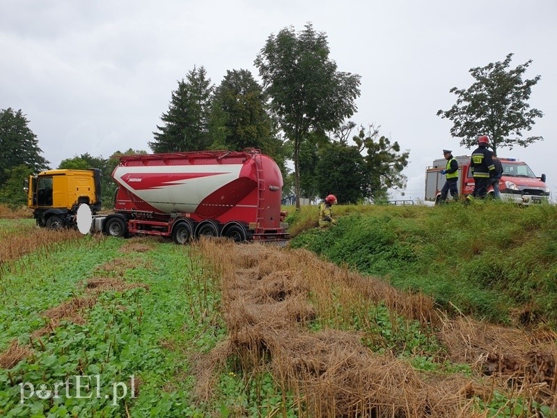 Zderzenie trzech pojazdów w powiecie braniewskim zdjęcie nr 229191