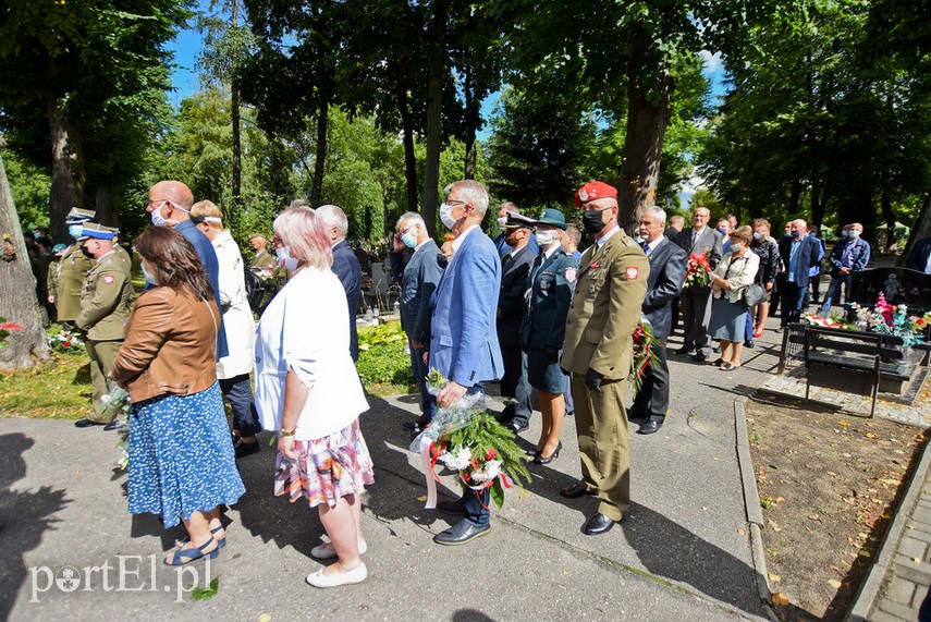 Elblążanie upamiętnili rocznicę II wojny światowej zdjęcie nr 229271