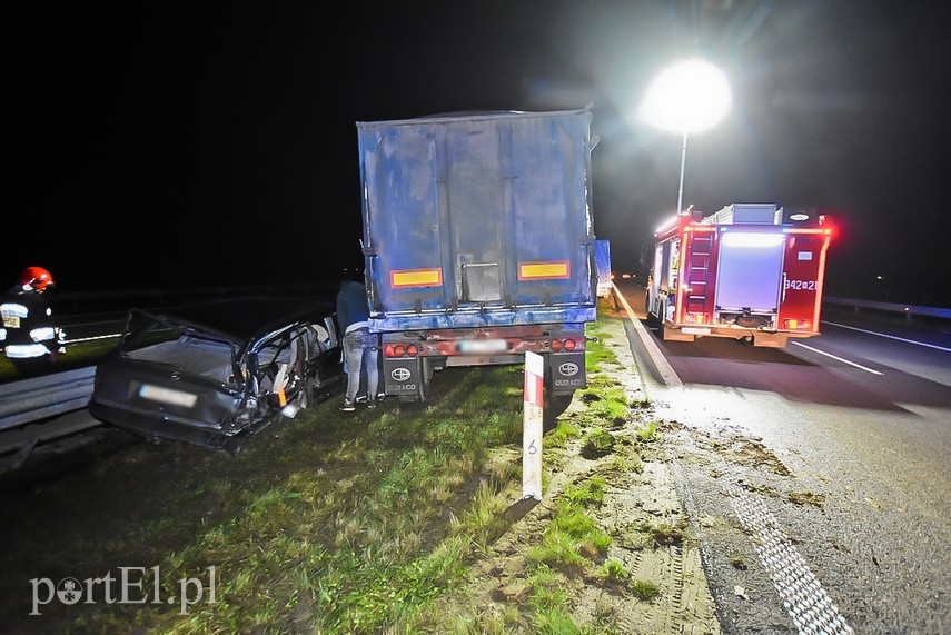 Zderzenie ciężarówki z mercedesem na trasie S7 zdjęcie nr 229741