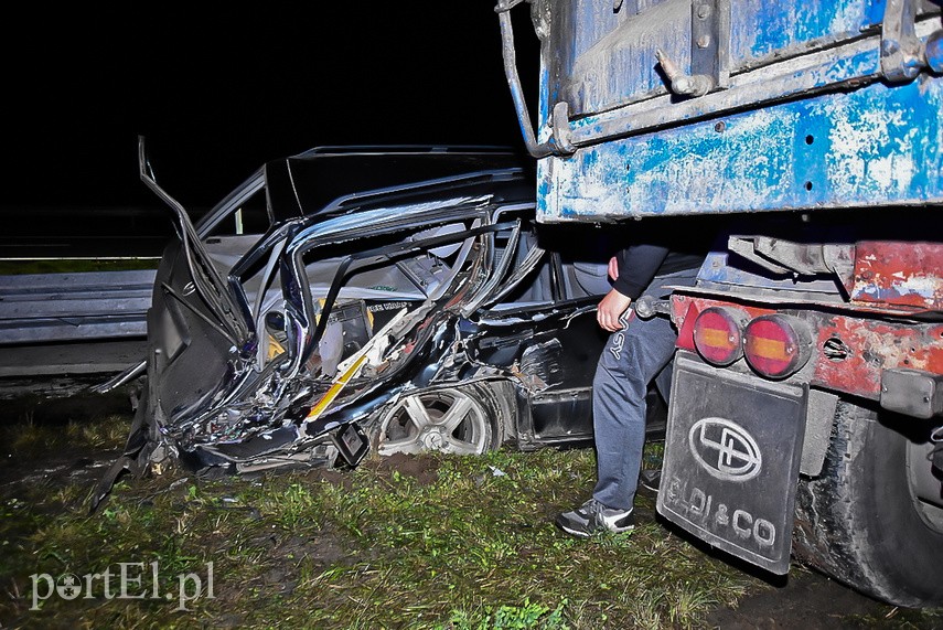 Zderzenie ciężarówki z mercedesem na trasie S7 zdjęcie nr 229743