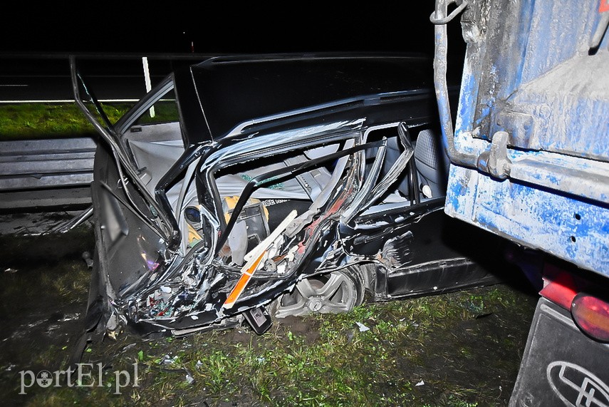 Zderzenie ciężarówki z mercedesem na trasie S7 zdjęcie nr 229744