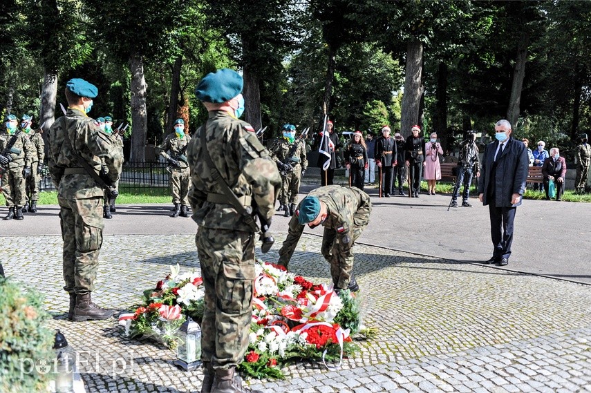 "Mimo brutalnych represji zachowali polskość" zdjęcie nr 230281