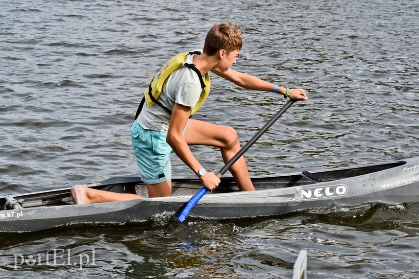 Kajakarskie święto na rzece zdjęcie nr 230725