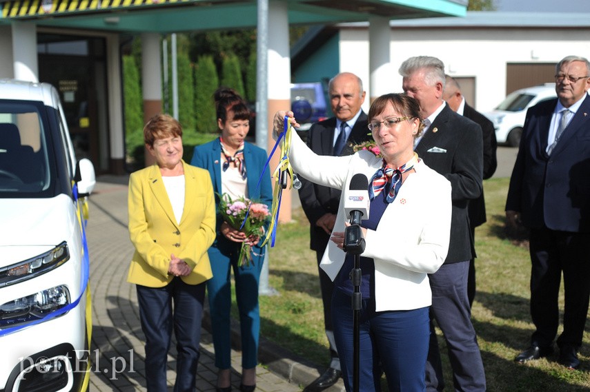 Samochód w darze dla elbląskiego hospicjum zdjęcie nr 231001