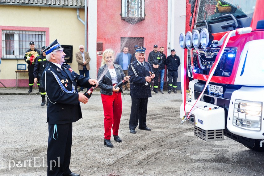 Nowy wóz dla strażaków z Krzewska zdjęcie nr 231150