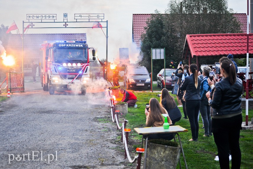 Nowy wóz dla strażaków z Krzewska zdjęcie nr 231130