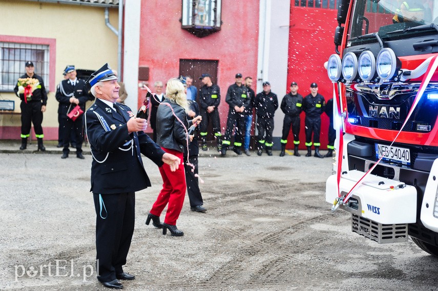 Nowy wóz dla strażaków z Krzewska zdjęcie nr 231148