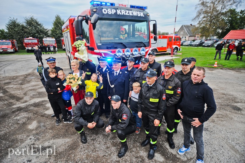 Nowy wóz dla strażaków z Krzewska zdjęcie nr 231151