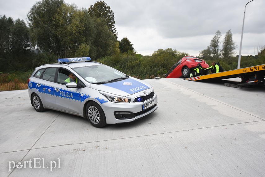 71-latek zepchnął toyotę z rampy kolejowej zdjęcie nr 231329