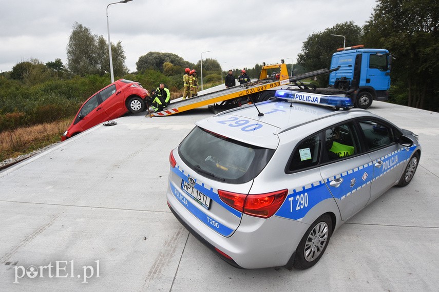 71-latek zepchnął toyotę z rampy kolejowej zdjęcie nr 231328