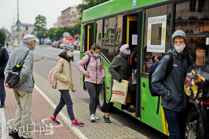 Ponad dwadzieścia mandatów za brak maseczek zdjęcie nr 231543